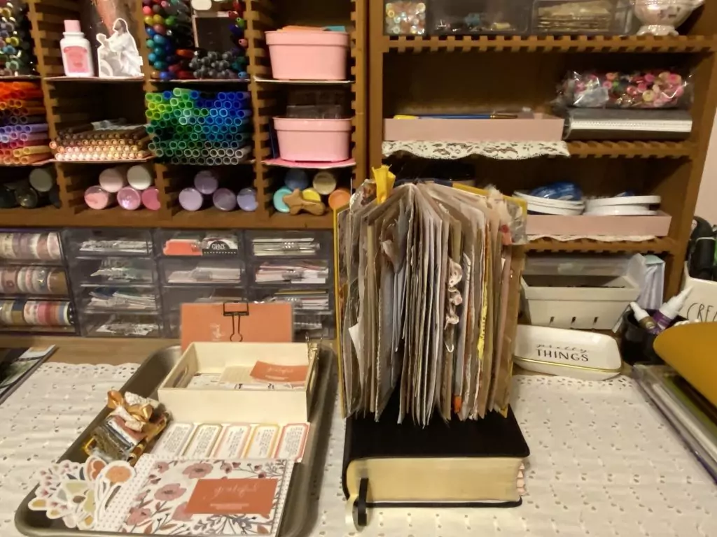 Gratitude Documented 2023 - Creative Jesus Girl Journal